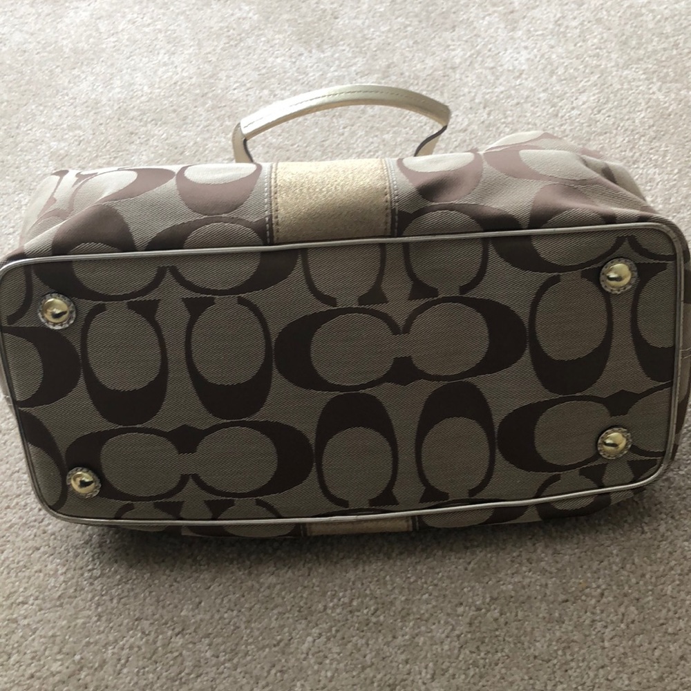 Coach Bag - Picture 2 of 6